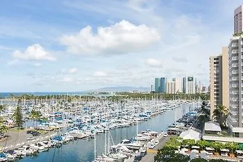 Marina Hawaii Vacations At The Ilikai Otel Honolulu